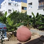 מלון דירות Kefalonitis 3*
