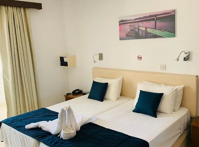 Kefalonitis 3* Paphos